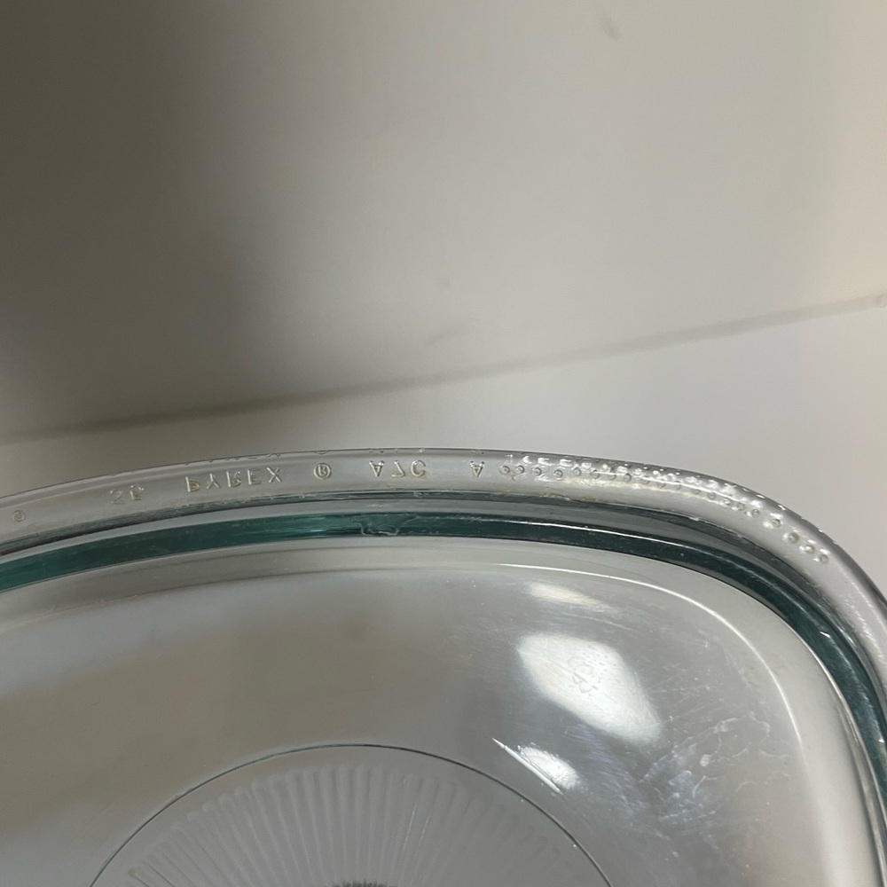 Corning Ware Spice of Life Casserole Dish with Lid (1.5L) - Picture 6 of 9